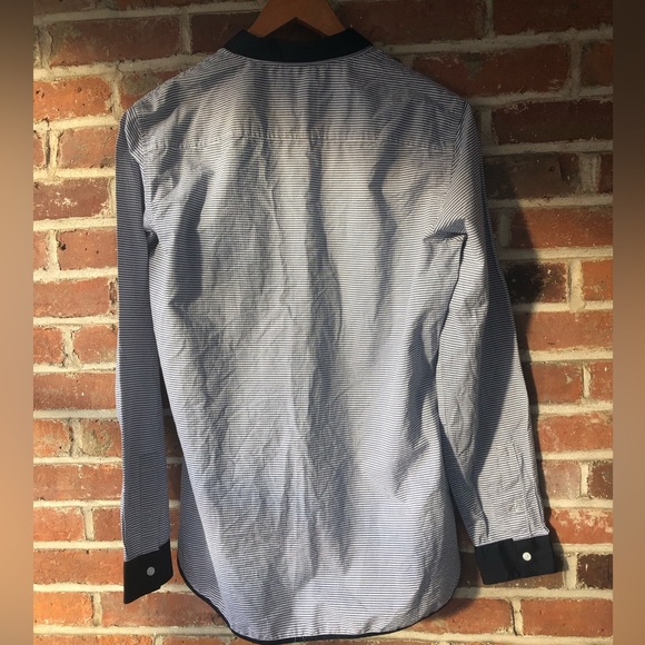 A/X Armani Exchange Men’s slim fit Navy pinstripe shirt with navy trim. - Picture 2 of 7